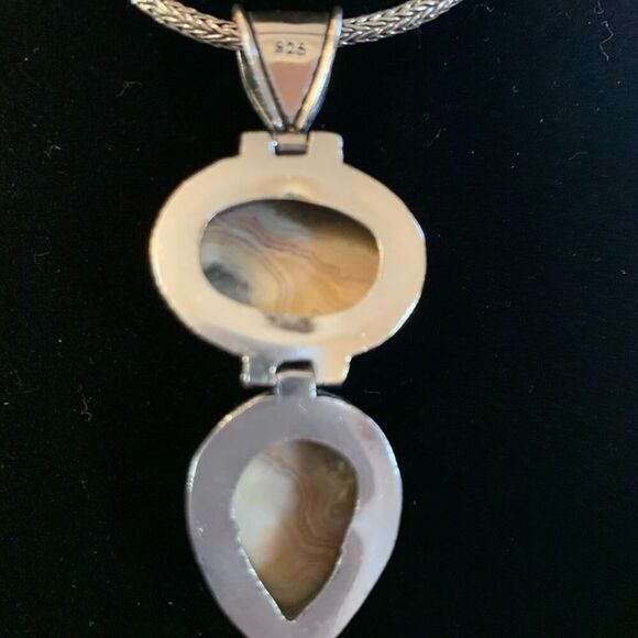 Cream and peach crazy lace agate in SS pendant - Picture 6 of 9